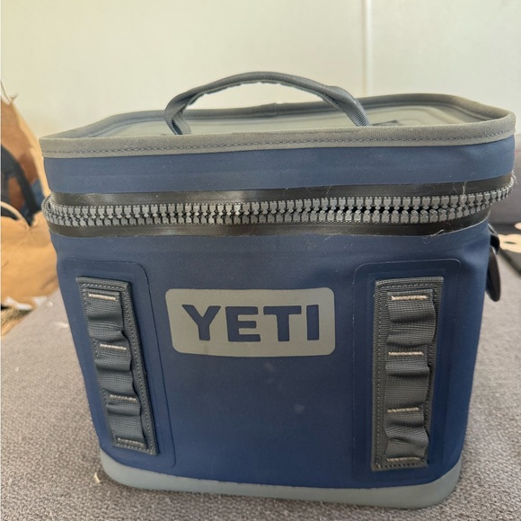 YETI Navy Hopper Flip Cooler - Picture 1 of 8